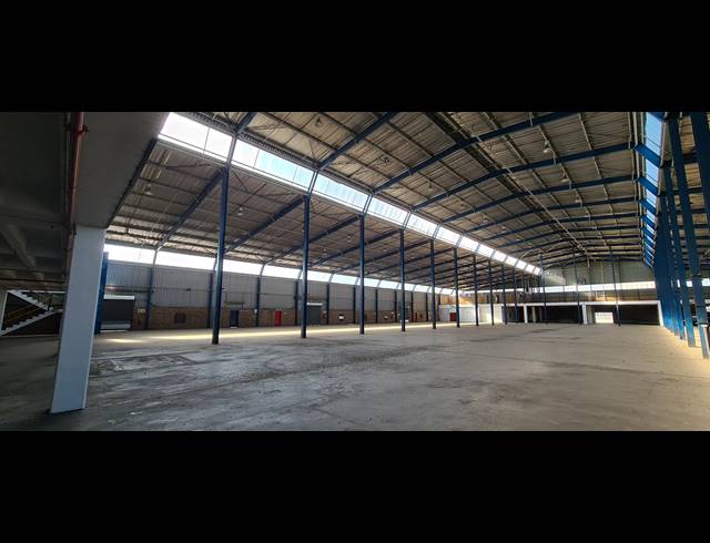 9,000M² WAREHOUSE TO LET IN MEADOWDALE